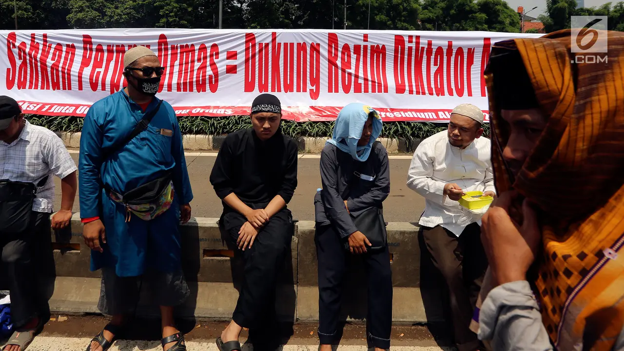 Tolak Perppu Ormas, Massa Aksi Padati Gedung DPR