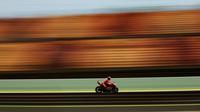 MotoGP Catalunya memutuskan kembali menggunakan layout sirkuit F1 sepanjang sisa pekan ini. (EPA/Alejandro Garcia)