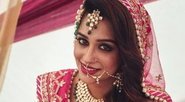 Bukan Karena Suami Artis Cantik India Ini Ungkap Alasan Masuk Islam News Entertainment Fimela Com