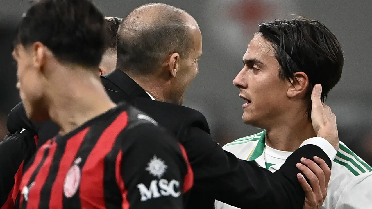 Foto: Momen Paulo Dybala Buang Peluang Emas dan Gagal Selamatkan AS Roma di Liga Italia