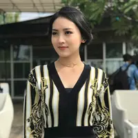 Fashion item Natasha Wilona untuk traveling. (natashawilona12/instagram)