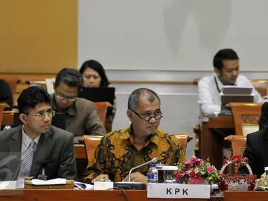 (Ki-ka) Wakil Ketua KPK Laode M Syarif, Ketua KPK Agus Raharjo dan Wakil Ketua KPK Basaria Panjaitan saat mengikuti rapat dengar pendapat (RDP) dengan Komisi III DPR RI di Kompleks Parlemen, Jakarta, Rabu (27/1/2016). (Liputan6/Johan Tallo)