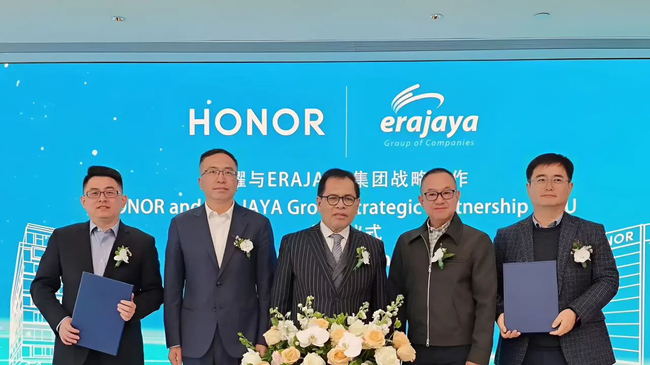 Honor dan Erajaya Group menandatangani MoU di Shenzhen, Tiongkok. Credit: Honor