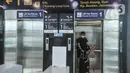 Suasana di Stasiun BNI City yang kini telah dilengkapi papan penunjuk arah untuk layanan penumpang di  Dukuh Atas, Jakarta Pusat, Senin (25/7/2022). PT Kereta Commuter Indonesia (KCI) berencana menjadikan Stasiun BNI City yang sebelumnya khusus melayani penumpang kereta Bandara Soekarno-Hatta untuk pemberhentian KRL seiring akan dinonaktifkannya Stasiun Karet. (merdeka.com/Iqbal S Nugroho)