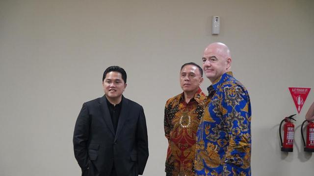 Menteri BUMN, Erick Thohir, Ketua PSSI, Mochamad Iriawan, dan Presiden FIFA, Gianni Infantino.