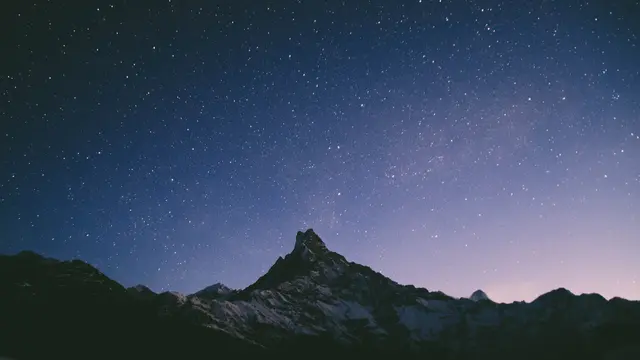 Ilustrasi malam hari