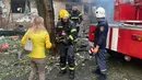 Sebelumnya, tiga orang tewas dan 32 lainnya luka-luka dalam serangan rudal Rusia di kota Kryvyi Rih, Ukraina tengah.  (Handout/The State Emergency Service Of Ukraine/AFP)