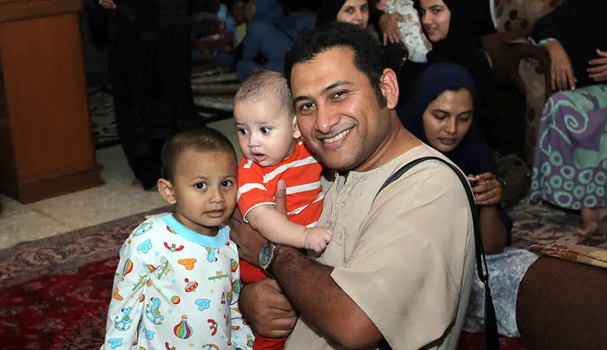 “Ya ane bakalan kangen ngomelnya dia (Alyah), cerewetnya dia, itu bakal dikangenin. Itu yang bikin aneh, makin hari makin sayang sama dia, ngomelnya," pungkas Said Bajuri. (Adrian Putra/Bintang.com)