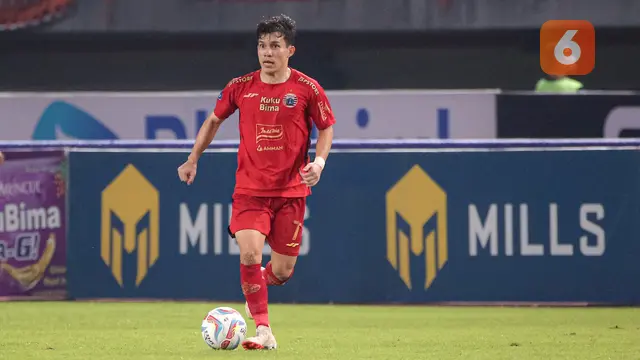 Bagaimana Teknik Dasar Menggiring Bola pada Permainan Sepak Bola? Ini Penjelasannya