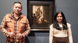 Keduanya juga terlihat berkunjung ke galeri seni di Hamburger Kunsthalle yang berada di kota Hamburg. Potret kebersamaan pasangan selebriti ini pun banjir pujian dari netizen. Hamburger Kunsthalle. (Liputan6.com/IG/@agusyudhoyono)