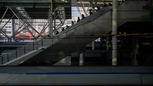 Suasana Stasiun Kereta Seoul Menjelang Liburan Imlek
