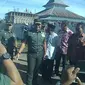 Jefri juga mengerahkan anak buahnya untuk berjaga di hotel D'Maleo sebagai tempat digelarnya pesta narkoba itu.