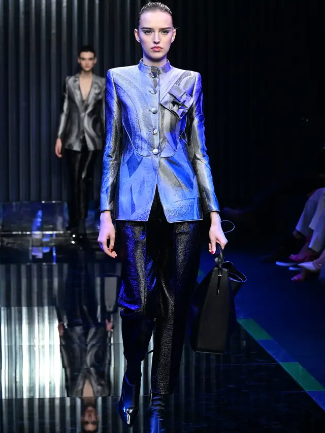 Fashion Show Sunyi Persembahan Armani untuk Ukraina