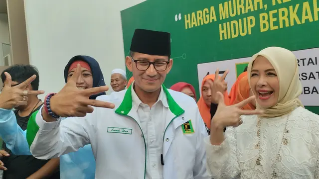 Ketua Bappilu PPP Sandiaga Uno bersama istrinya Nur Asia