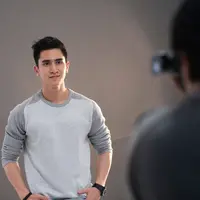 Sejak lama ingin main sinetron dan di tayankan di SCTV. Kini, keinginan itu terwujud dalam sinetron Anak Sekolahan. Banyak adegan favorit yang telah dilakukan dalam sinetron terbarunya. (Nurwahyunan/Bintang.com)