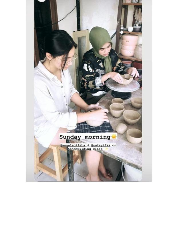6 Potret Angela Gilsha dan Cut Syifa saat Buat Tembikar, Curi Perhatian
