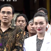 Setelah dipilih menjadi Dokter Klinik Pancasila, Zaskia Gotik akan menulis kegiatannya sehari-hari dalam diary pancasila dan akan dikoreksi oleh Direktur Dokter Klinik Pancasila di akhir bulan.