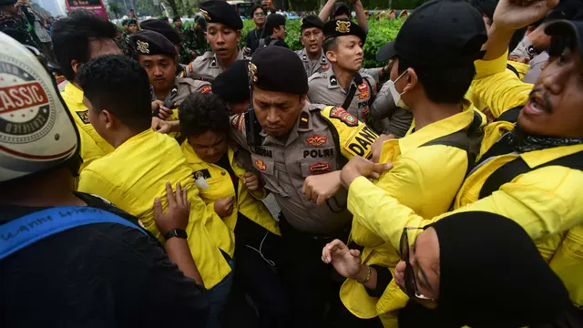 Sempat Bentrok, Demo BEM UI Suarakan 5 Tuntutan