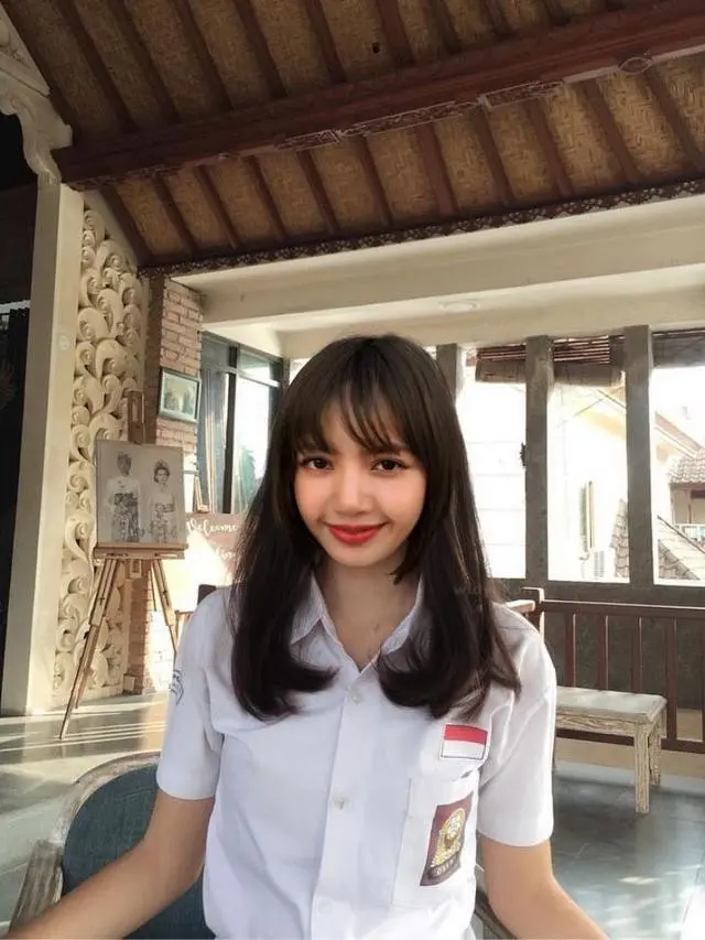 6 Editan Foto Lisa Blackpink Jika Jadi Orang Jakarta Ini Kocak