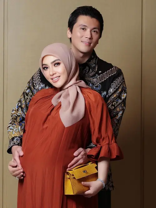 Tak Beri Tahu Siapa-Siapa Termasuk Keluarga, Syahrini Rahasiakan Jenis  Kelamin Calon Bayinya - Entertainment Fimela.com