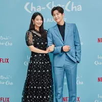 Kim Seon Ho dan Shin Min A yang mendapat julukan “dimple couple”. (Foto: Netflix)