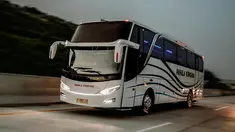 Gunung Mas Zeppelin G2 milik PO Pahala Kencana. Desainnya terlihat seperti kembaran dari Adi Putro Jetbus 2. (Source: Instagram/@karoserigunungmas)