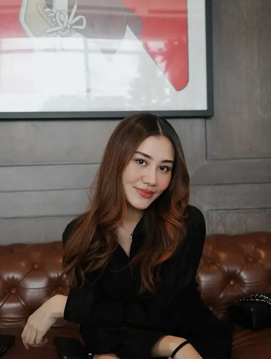 Bagaimana tidak? Putri Reza Artamevia itu tampil makin cantik dari hari ke hari [@aaliyah.massaid]