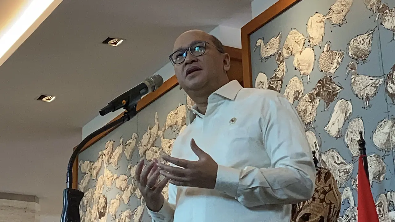 CEO Danantara Rosan Roeslani  dalam konferensi pers di Wisma Danantara, Jumat (30/1/2026). (Liputan6.com/Tian)