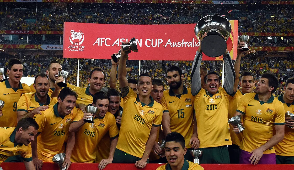Negara terakhir yang sukses menjadi juara Piala Asia saat berstatus tuan rumah adalah Australia. The Socceroos melakukannya pada edisi ke-16 tahun 2015. Di partai final Australia sukses menjinakkan Korea Selatan dengan skor 2-1 lewat perpanjangan waktu. (AFP/Saeed Khan)