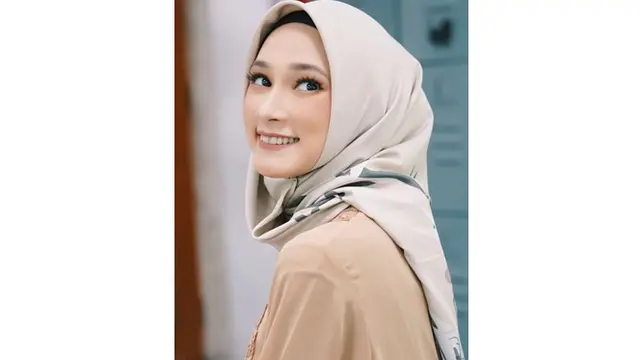 6 Potret Nadira Sungkar dengan Hijab, Pemeran Tamara di Sinetron Cinta Tapi Benci