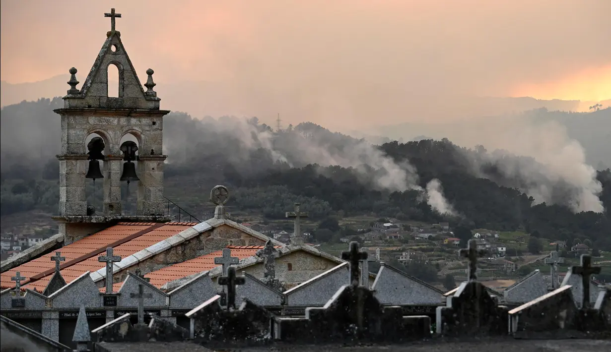 Spanyol memasuki pekan ketiga peringatan gelombang panas. (MIGUEL RIOPA/AFP)