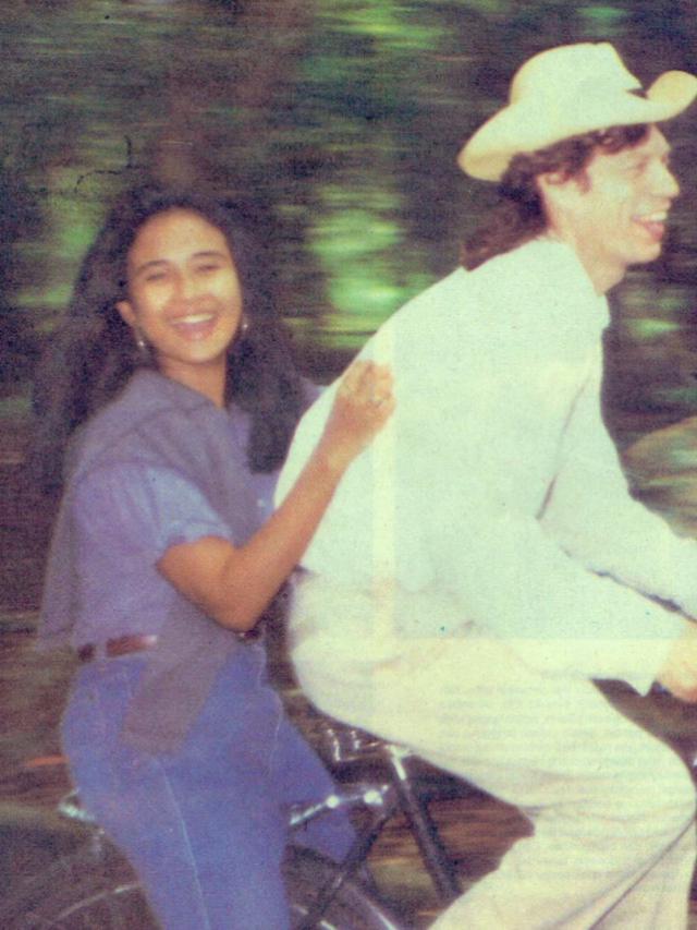 7 Potret Lawas Ria Irawan, Cantik Sedari Kecil