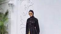Rekomendasi 6 Jaket Stylish untuk Hijabers, Bikin Hangout Makin Kece dan Modis