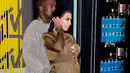 Rencana ini pun kabarnya ditanggapi oleh Kim Kardashian yang kabarnya memberi kesempatan kedua untuk suaminya memperbaiki diri. Hal ini lantaran Kim memikirkan nasib anak-anaknya nanti. (AFP/Bintang.com)