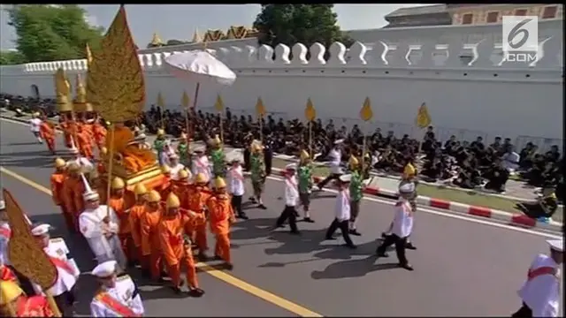 Rangkaian upacara kremasi mendiang Raja Bhumibol dihadiri ribuang warga Thailand.