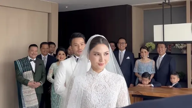 Pesona Jessica Mila Dibalut Gaun Pernikahan Putih