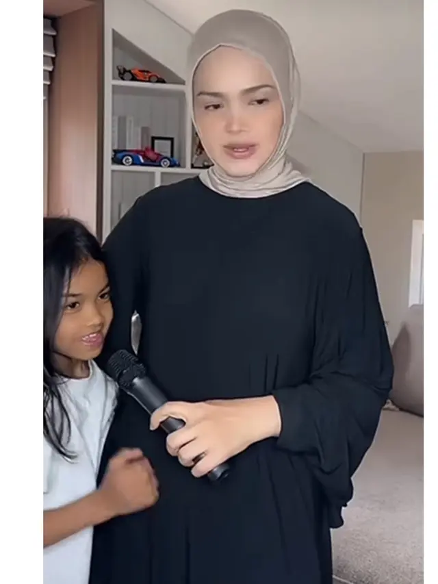 6 Potret Siti Nurhaliza Suaranya Disebut 'Bising' oleh Anak, Reaksinya Tuai Pujian
