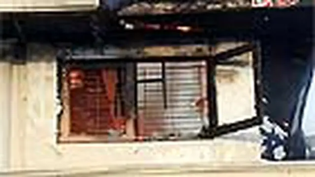 Satu rumah mewah di kawasan Permata Hijau, Jaksel, musnah terbakar. Tidak ada korban jiwa dalam peristiwa tersebut. 