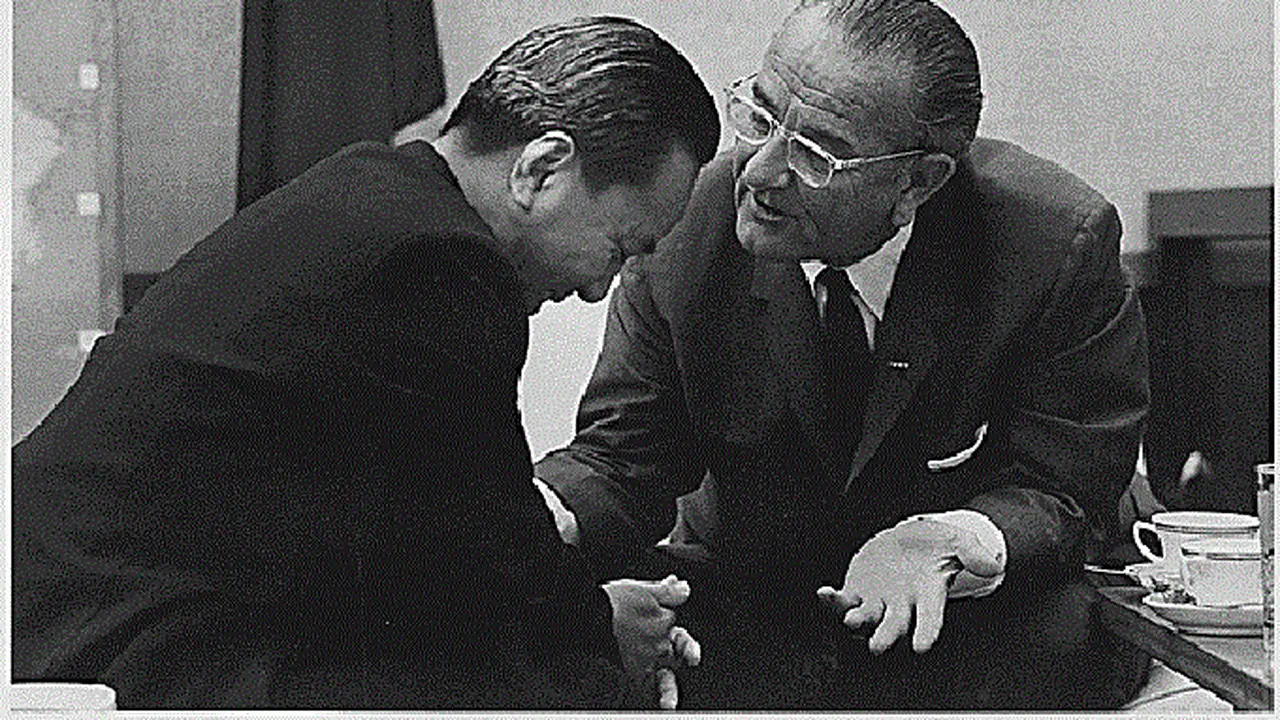Presiden Vietnam Selatan Nguyen Van Thieu dipaksa mengundurkan diri dengan tuduhan pengkhianatan kepada Amerika Serikat (Wikipedia/Public Domain)