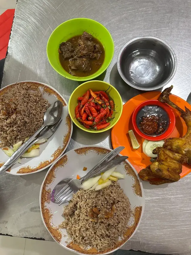 Rekomendasi Tempat Makan Enak di Ampel Surabaya