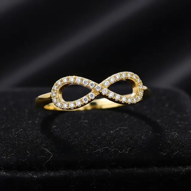Cincin Emas Kecil tapi Tampak Mewah di Jari