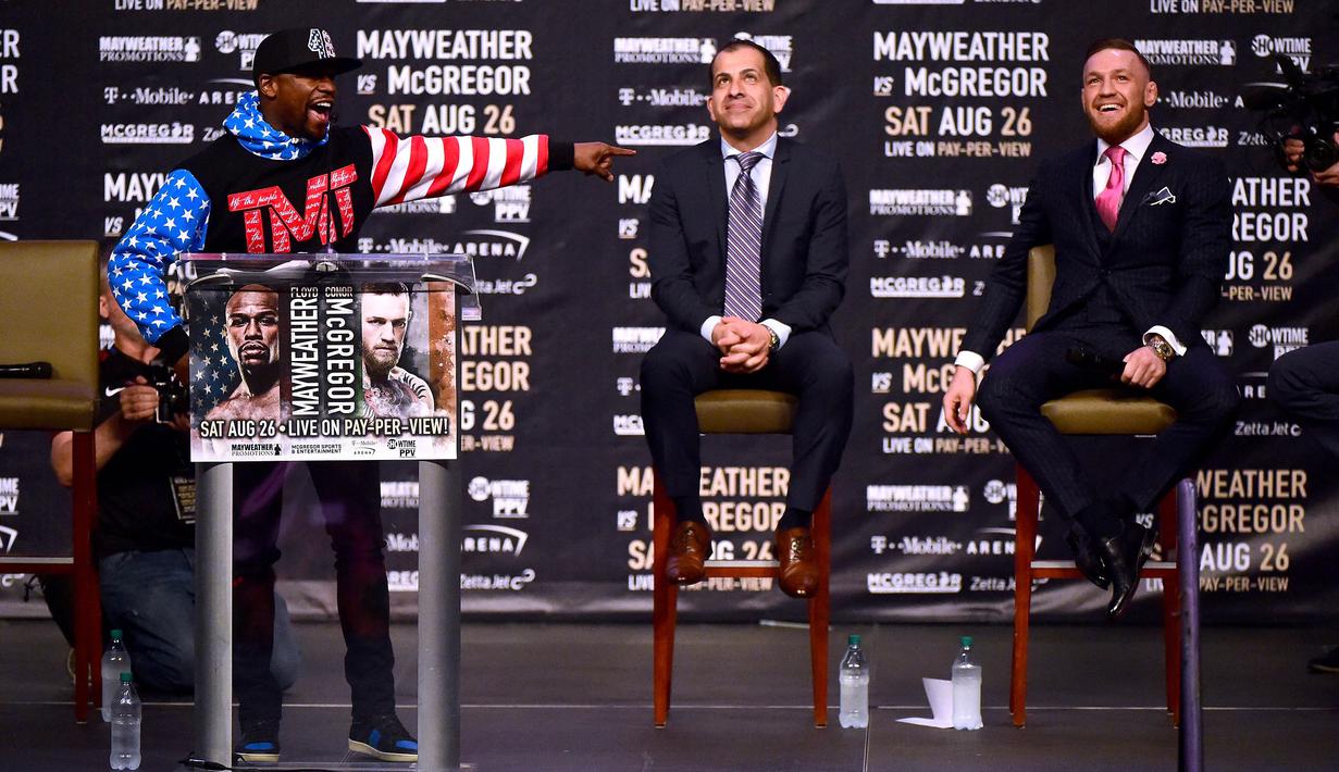 Acara ini merupakan promosi jelang duel Mayweather Jr dan McGregor. (AFP/Harry How)