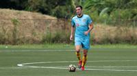 Pemain Bhayangkara FC, Vladimir Vujovic saat melawan Persita Tangerang pada laga uji coba di NYCT, Sawangan (11/01/2018). Bhayangkara FC kalah 0-2. (Bola.com/Nicklas Hanoatubun)