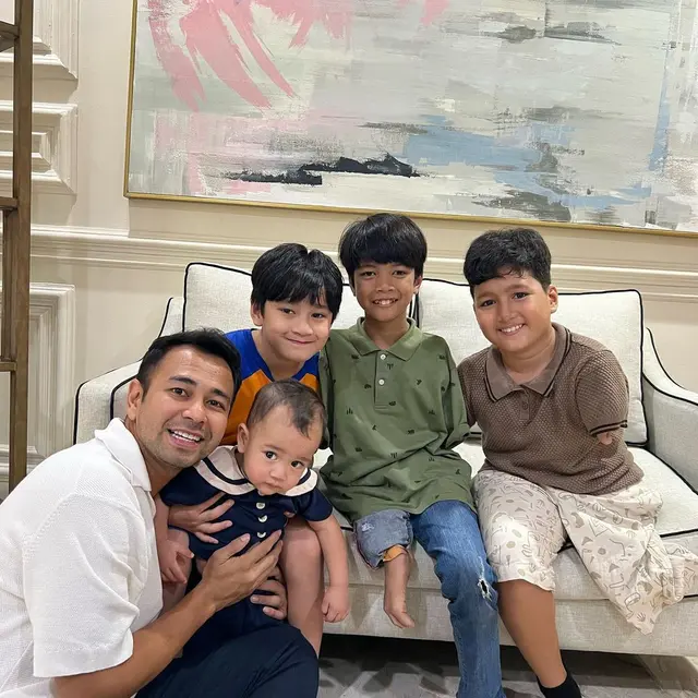 6 Potret Rafathar Bareng Sosok Viral, Terbaru Bersama Anak Jago Main Latto-Latto
