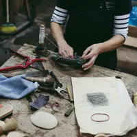 Jangan harap becanda dari empat zodiak yang lagi serius ini. (Sumber foto: unsplash.com)