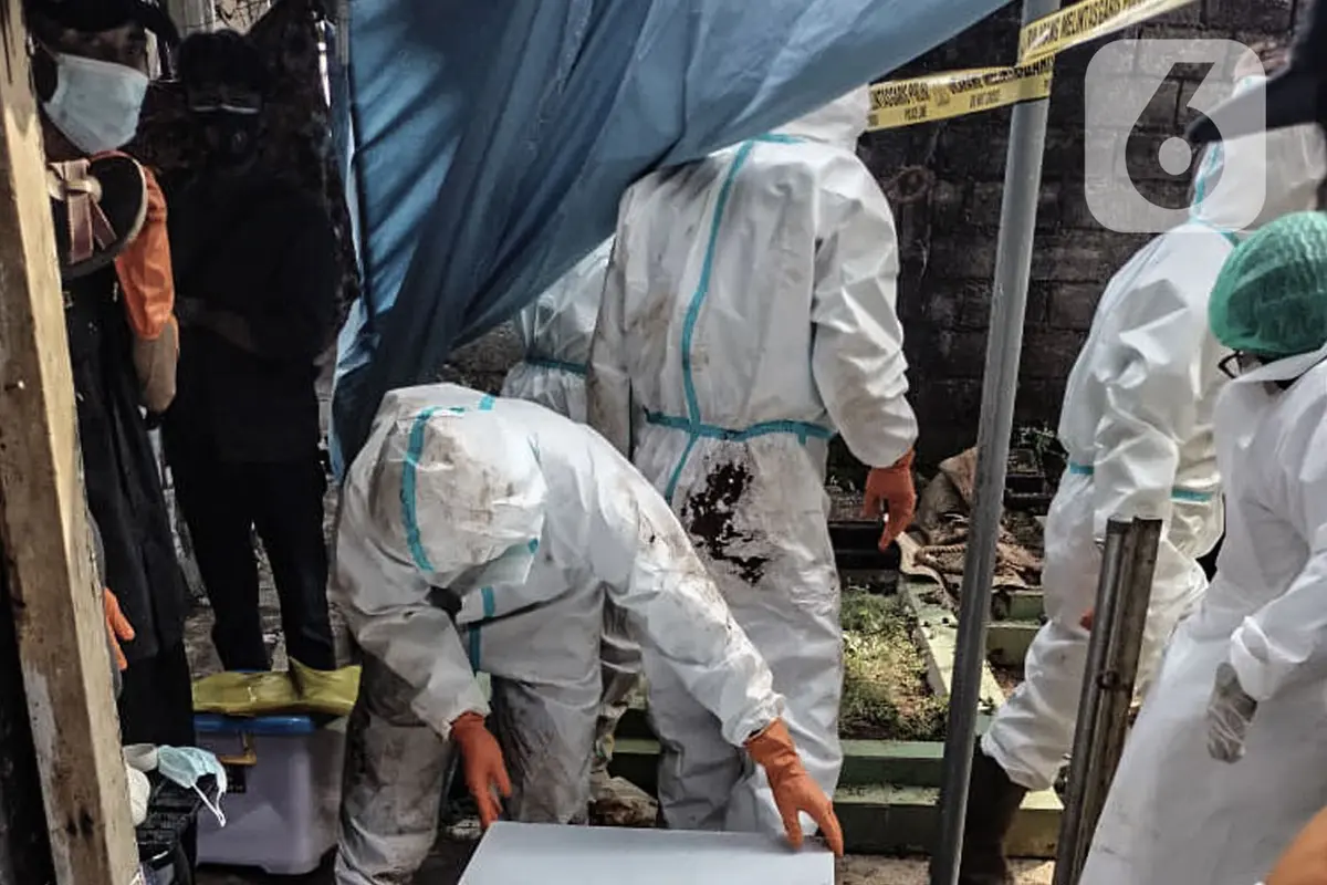 Pembongkaran Makam Korban Vaksin AstraZeneca untuk Diautopsi