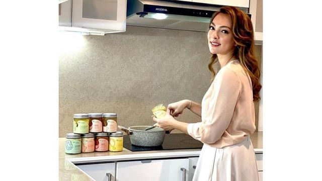 Dinikahi Pangeran Keraton Solo, Ini 7 Potret Isi Rumah Dokter Reisa Broto Asmoro