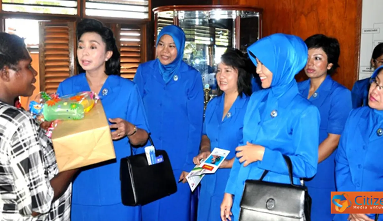 Citizen6, Merauke: Pada kesempatan itu juga Ketua Daerah Jalasenastri Armada Timur dan Ketua Korcab Pasmar-1, mengadakan acara tatap muka dengan seluruh anggota Jalasenastri Lantamal XI dan Yonmarhanlan XI. (Pengirim: Marinir)