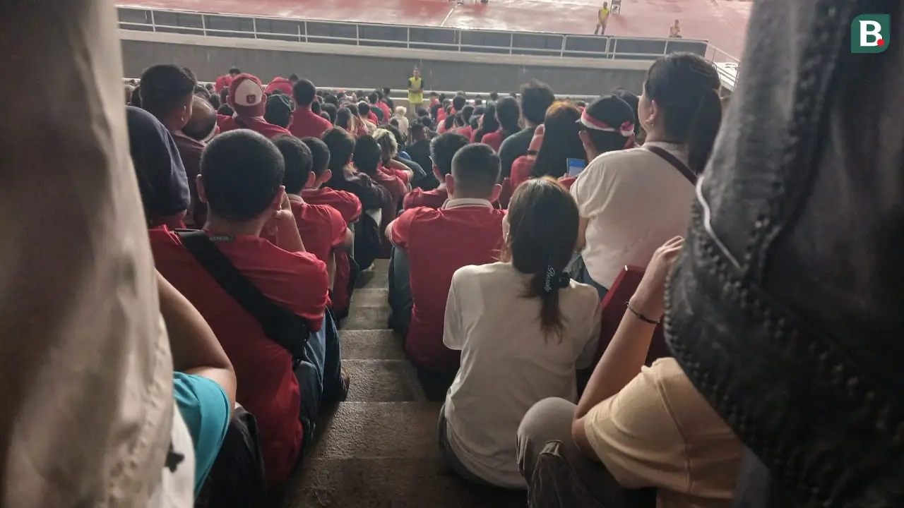 Penonton yang diduga tak bertiket berhasil masuk ke dalam SUGBK