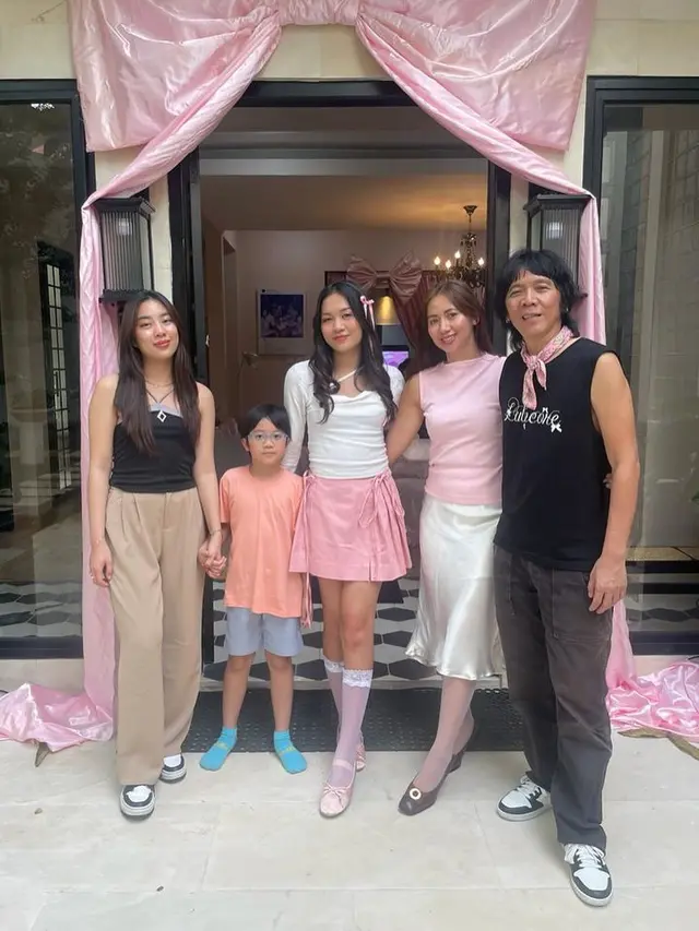 7 Potret Lula Natura, Putri Bimbim Slank yang Baru Rilis Album Debut